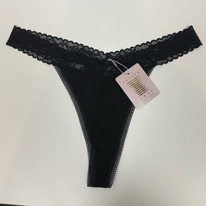 NWT savage x fenty black lace thong xl